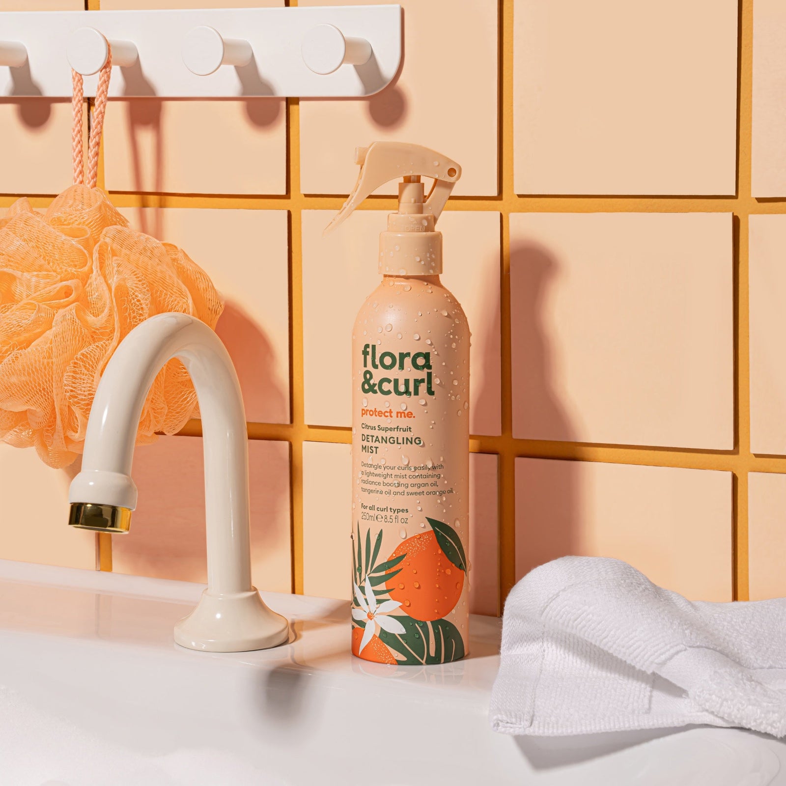 FLORA & CURL  protect me Citrus Superfruit Detangling Mist 250ml