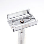 Red By Kiss Classic Shaver with 2pcs Blades